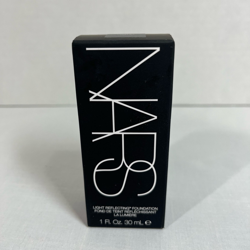 NARS Light reflecting foundation
